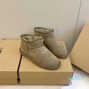 Women's Winter Snow Boots Platform Mini Cotton Shoes Flat Bottom Wool Slippers Leather and Grass Classic Outdoor Warmth