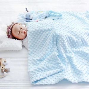 Filtar 100 75 cm baby flanell filt swaddling född termisk mjuk vinter solid sängkläder set bomull quilt fleece spädbarn swaddle wrap