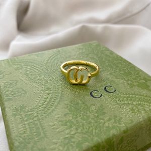 여자를위한 링 디자이너 남자 골드 편지 패션 커플 반지 약혼 트렌디 한 휴일 선물