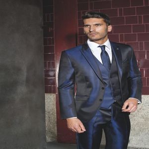 Smoking da sposo blu navy lucido dal design classico con risvolto a lancia One Button Groomsmen Abito da sposa da uomo Abiti da uomo eccellenti Giacca Pantaloni V291m