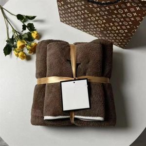 Luxury Simple Face Bath Towel Set 2 Pieces Sets Fashion Designer Coral Velvet Towels Unisex Absorbent Baby Men Womens Wash Cloths 216W