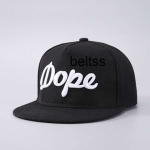 Chapéu de beisebol DOPE personalizado com borda plana e letras bordadas hip hop dança de rua casal chapéu de língua de pato