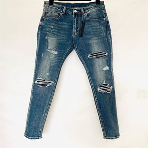 Мужские джинсовые шорты Длинные брюки Узкие колени из черной кожи Уничтожьте одеяло Рваные дырки модные джинсы Мужская дизайнерская одежда Shoe2259