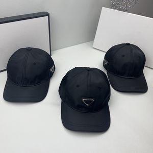 Mens Ball Caps Designer Beyzbol Kapağı Siyah Minimalist Moda Sokak Şapkası Herhangi bir Karışımlı Spor Takılmış Şapkalar Sıradan Kova Şapkası