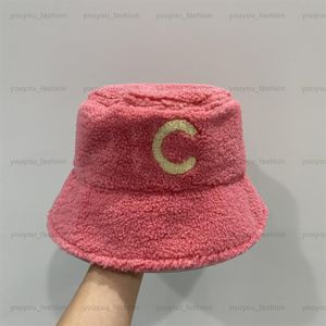 Designer Pink Bucket Hat Furry Basketball Cap Letter Luxury Cashmere Hats C Outdoor Travel Warm Windproof Vacation Bonnet Winter C2391