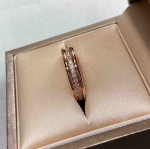 2023 Роскошное качественное очаровательное кольцо в стиле панк с бриллиантом и надписью из 18-каратного розового золота с коробкой для печати PS4494A