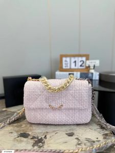 Winter 2023 10A Designer Xiang Nai, woolen bag, classic, well-designed, refined and elegant, round retro hardware embellishment design, elegant temperament shoulder bag