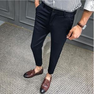 2019 Summer Man Slim Pants Mężczyzna inteligentne swobodne spodnie Plaid Thin Summer New Fashion Men Suit Pant Black Navy Blue2611