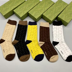 Erkekler Pamuk Çoraplar Moda Mektubu Jakard Çoraplar Parti Ziyafet Yumuşak Dokunmatik Marka Çorap Hosiery230G