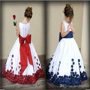 Kwiatowe sukienki z czerwonym i białym węzłem Rose Rose Taffeta Ball Suknia Klejnot Nekline Little Girl Party Controse suknies Fall New211u