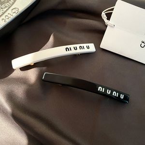 Nuovo fermaglio per capelli vintage bianco nero designer lettera di lusso gioielli per capelli fermaglio per capelli regalo d'amore da donna di alta qualità con logo corretto mollette per capelli stile semplice