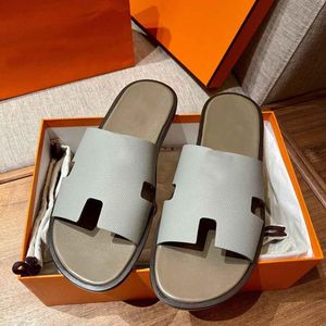 Top Quality Beach Slippers Classic Flat Heel Summer Lazy Designer Fashion Cartoon Big Head Flops Leather Lady Slides Men Shoes Hotel Ladies Sexy Sandals 38-46