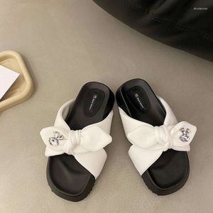 Chinelos Bow Plataforma de Cristal Mulheres Sandálias Verão Flip Flops Casual Flats Sapatos 2023 Vestido Designer Andando Slides