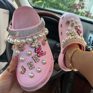 Dress Shoes Women Garden Warm Plush Clogs Ladies Sandals With Fur Plum Customize Letter Charms Chain Winter Furry Clog Slippers 230915