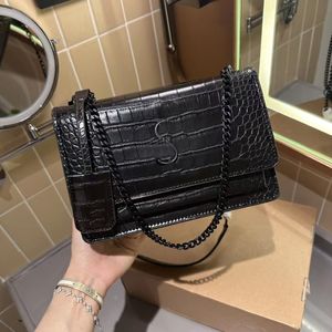Chain bag crocodile leather, refined and elegant, sheepskin lining, one-shoulder fashion, collision of retro and future, large-capacity hand and casual lazy crossbody