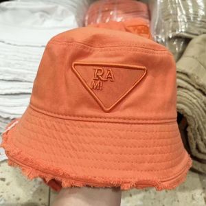 Top Quality Wide Brim Hats Fashion Designers Menskvinnor hink hatt monterad sol förhindra motorhuven beanie baseball cap snapbacks utomhus fiske klänning topp