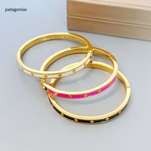 A Niche Fashion, Light , and High-end Female Bracelet with An Open Design and A Drop Glaze Heart Bracelet