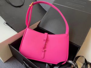 Designer Shoulder Bag The latest handbag Fashion Classic Handbag Fashion brand Sense of luxury 657228
