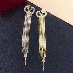 Joias de grife clássicas Brincos de borlas de prata 925 com diamantes femininos luxuosos em ouro duplo em forma de V, presente de casamento para mulheres elegantes para roupas diárias