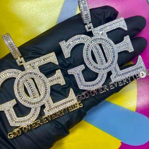 Pingente de hip hop elétrico banhado a ouro 18K com letras de diamante completo pode caber em corrente cubana de 15 mm