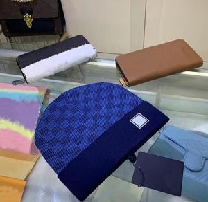 Berretto da donna di design con cappello lavorato a maglia di lusso Popolare caldo antivento elastico Cappello da coppia di strada personalizzato di alta qualità 5 888