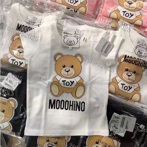 Bebek çocuklar yaz tişörtleri tasarımcı tees erkek kızlar kızlar moda ayı mektupları mozaik baskılı üstler çocuklar rahat trendy tshirts lüks üstleri kalite en iyi marka