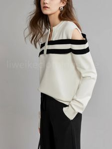 Off-the-shoulder V-neck design Main Character Stripe Cutout Knit Top 2023 New fall black and white patchwork base top