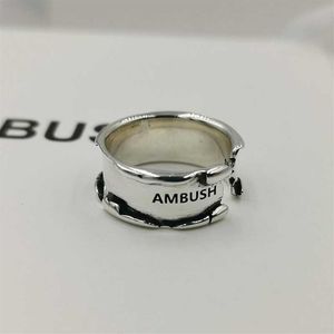 Der AMBUSH-Ring aus S925-Sterlingsilber wird als kleines industrielles Markengeschenk für Männer und Frauen zum Valentinstag 221011281 verwendet