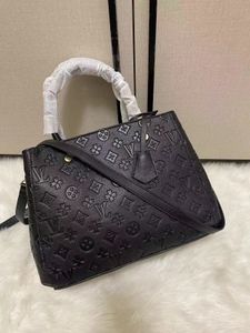 Luxurys tasarımcıları kadınlar çanta kahverengi çiçek marka mektubu kabartma siyah deri omuz çantaları louise cüzdan vutton crossbody viuton çanta