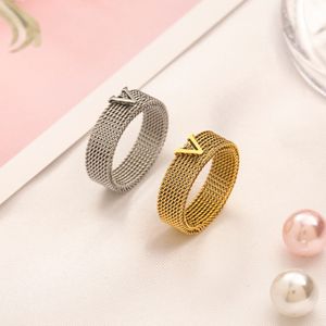 Designer de marca carta banda anéis mulheres 18k banhado a ouro prata banhado aço inoxidável amor jóias de casamento suprimentos anel fino escultura anel de dedo