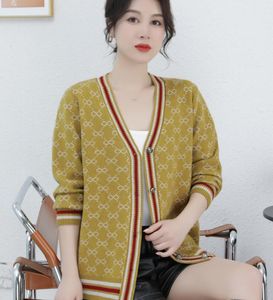 여자 스웨터 카디건 럭셔리 디자이너 코트 v 넥과 버튼 플라켓 긴 슬리브 겨울 오버 사이즈 까마귀