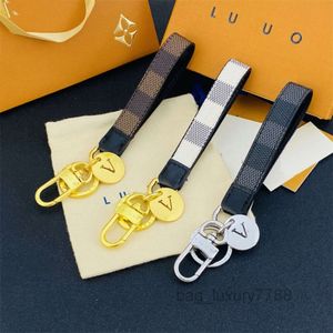 Love prezenty miłośnik marki projektanta dla kluczy Nowe kobiety mężczyźni złota skórzana breloza