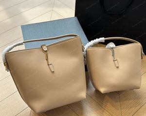 GM PM Bolsas femininas Bolsas LE 37 Bolsas de designer gancho Fivela aberta Close Shiny Leather Bucket Saco ombro Crossbod