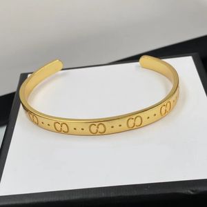 Дизайнерские модные манжеты Bangles Gold Lettered Simple Bracelet Women Party Gift Jewelry