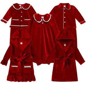 Family Matching Outfits 2023 Kids Christmas Robes Pyjamas Red Golden Velvet Dress Match Boy Girl Xmas Costume Toddler Witer Sleepwear Pajamas 230915