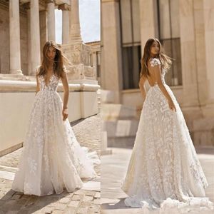 New Berta 2019 Beach Wedding Dresses 3D Floral Happique Lace v Neck Slockeless Sweep Sweep Train Plus size bridals Robe de199r