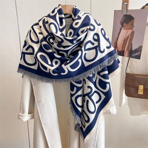 Märkesdesigner halsduk lyx halsduk kashmir tjock sjal mode halsduk ny ull halsdukar vinter sjal brev reversibel design män kvinnor varm pashmina 180x65cm