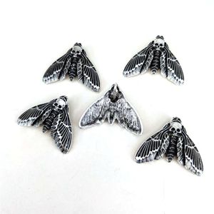 Colares pendentes Hzew 50pcs Acessórios Animal Moth Skull Head Moth Pinging for Women Man 221115318b