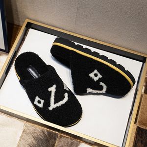 Tasarımcı Slayt Kürk Terlik Kapalı Ayak Tip Sandalları Lüks Bulanık Slaytlar Ev Furry Düz Sandal Kadın Sevimli Fluffy Flip Flops Kadınlar için Shearling Terlik Ayakkabı Boyutu 36-42