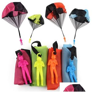 Novel Games Hand Parachute Throwing Toy Mini Soldier Kids Outdoor Play Sports Toys Parent-Child Interaction Fun Drop Delivery Gifts DHW7M