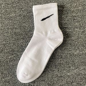 2023 Sports Socks Designer Luxury Sock Basketball Sports Socks Black White Cotton Printed Summer Sock Embroidery Cotton Quality Breattable Workout Sock