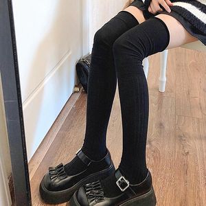 Kadın SOCKS 1PAIR Diz üzerinde Uzun Sonbahar Kış Kış Esnek Öğrenci Sıcak Çoraplar Moda Termal Yüksek Çorap