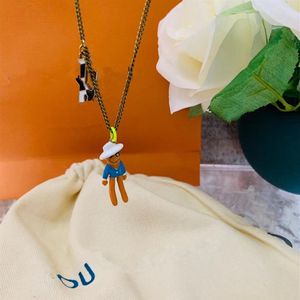 豪華なペンダントネックレスユーステーマペンダントレターネックレスパートナーイメージNecklace2682にぶら下がっています