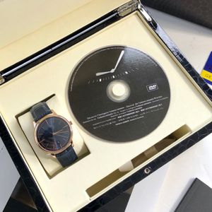 Mechanische Herrenuhr des Modedesigners 8215Miyota-Uhrwerk mit 316-Stahlgehäuse, Saphirtopfdeckelglas, 10,5 mm ultradünnem Gehäuse, Kalbslederarmband. Armbanduhren