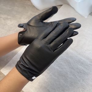 Autumn Winter Leather Gloves Mantens Designer Black SheepSskin Touch Screen Gloves With Box Package för julfödelsedagspresent