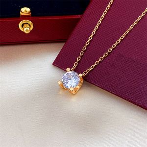 Love Necklace Diamond Pendant Halsband Designer smycken för kvinnor 18K Rise Gold Silver Tennis Halsband Lyxiga smycken för födelsedagsfest GRATIS Frakt