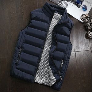 Mäns västar Autumn Winter Men Cotton Vest Jacket Solid Color Sleeveless Down Waistcoat Jacket Male Casual Vest Plus Size Size 5xl 230918