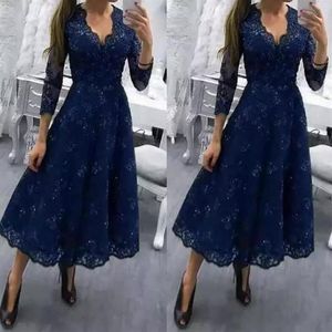 Dark Navy Tea Length Lace V Neck Mãe da Noiva Vestidos 3/4 Mangas Compridas Appliqued A Line Formal Wedding Guest Evening Gowns284p