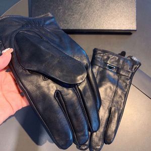 2021 Высококачественные перчатки из овчины Классические аппаратные перчатки Роскошные дизайнерские модные индивидуальные перчатки Мужские однотонные перчатки простоты
