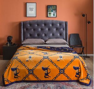Легкое роскошное модное брендовое фланелевое двухслойное двухслойное комбинированное фетровое одеяло с двусторонней печатью, классическое классическое одеяло